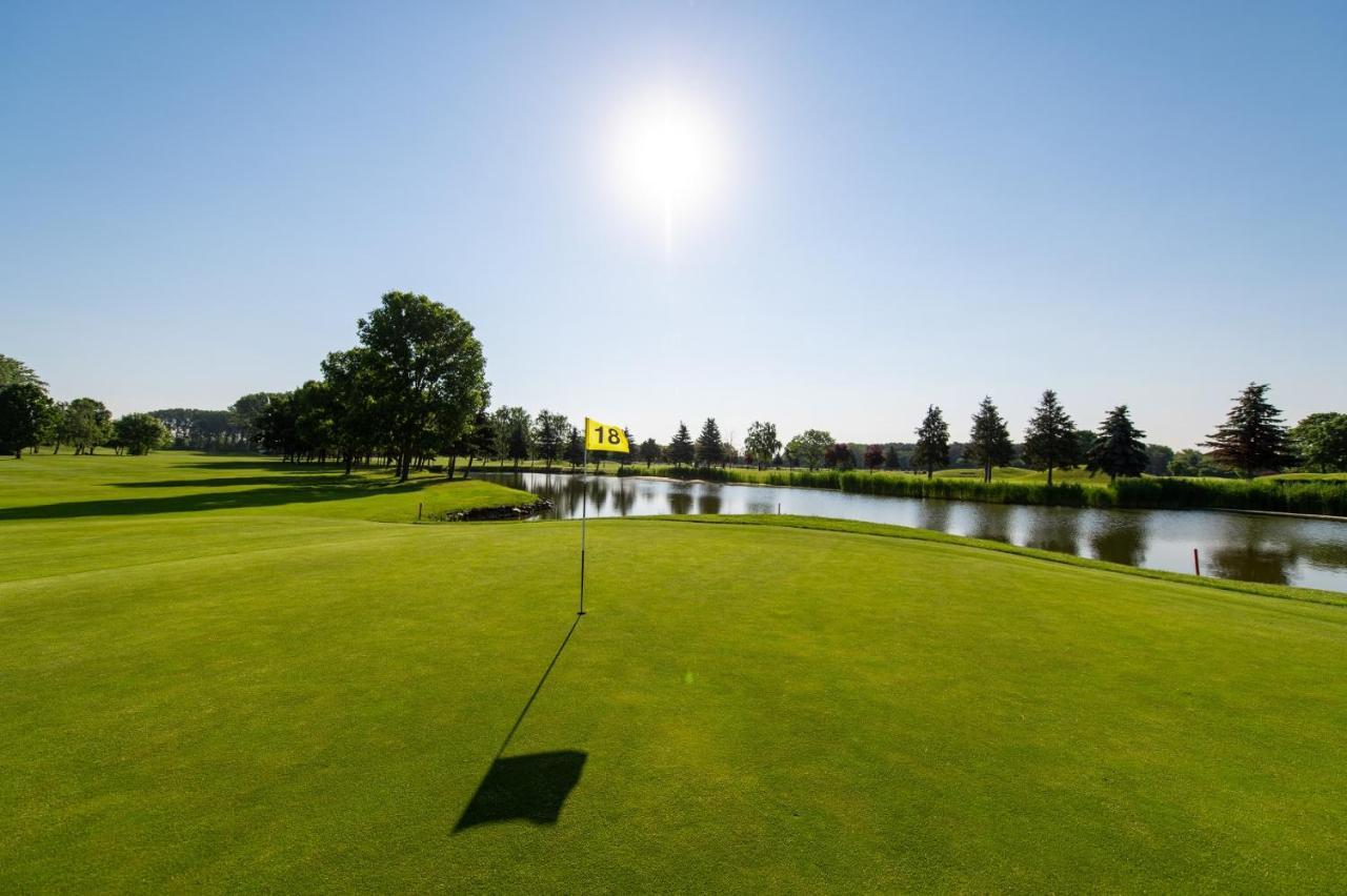Greenfield Hotel Golf & Spa Bük エクステリア 写真