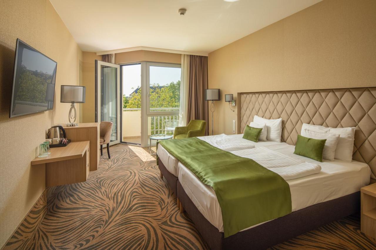 Greenfield Hotel Golf & Spa Bük エクステリア 写真