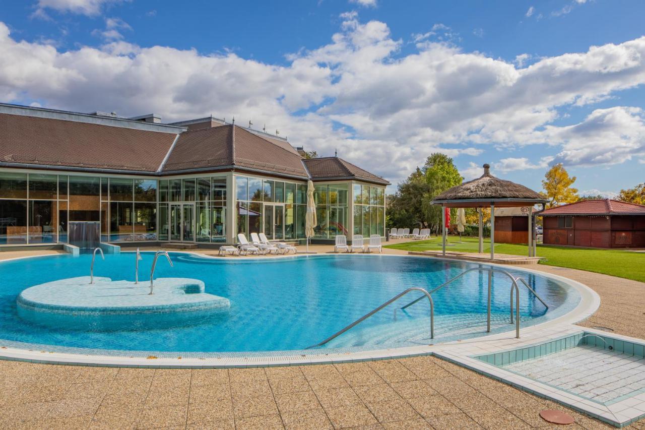 Greenfield Hotel Golf & Spa Bük エクステリア 写真